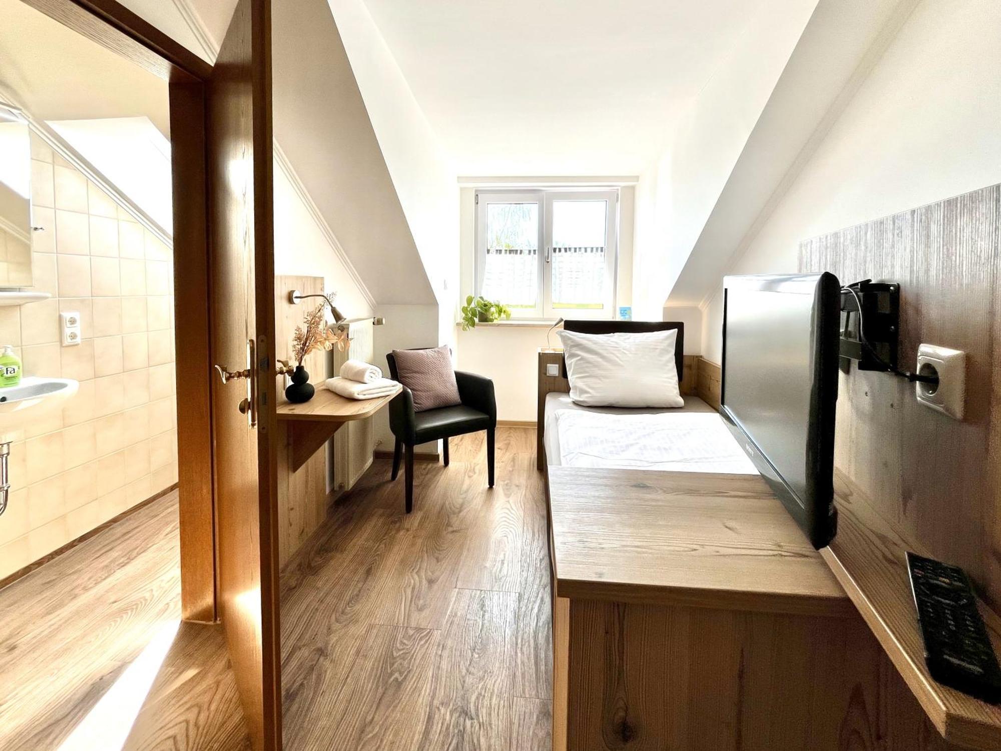 Gastwirtschaft & Hotel Doll Markt Indersdorf Номер фото